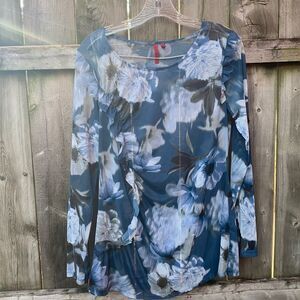 Love Scarlet Sheer floral top sz. M